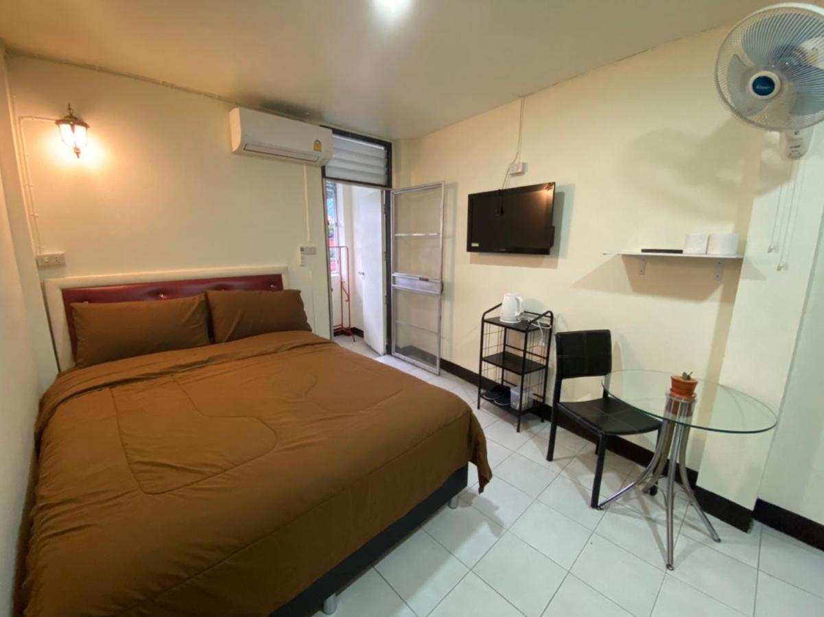 Ban Pongphan Apartment *